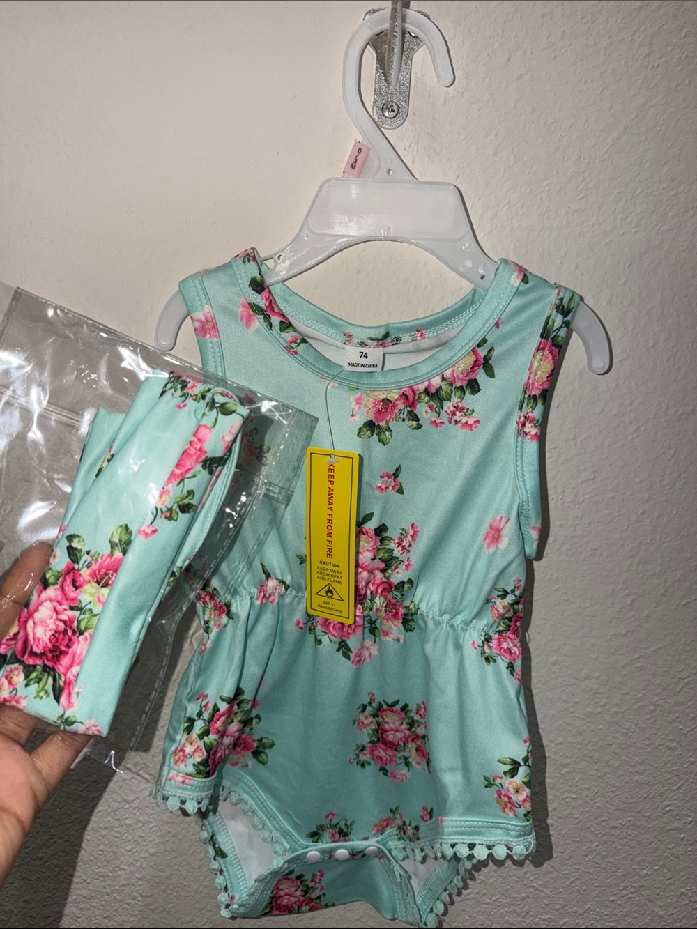 SHEIN Mint Green Floral Baby One-Piece Bodysuit with Headband